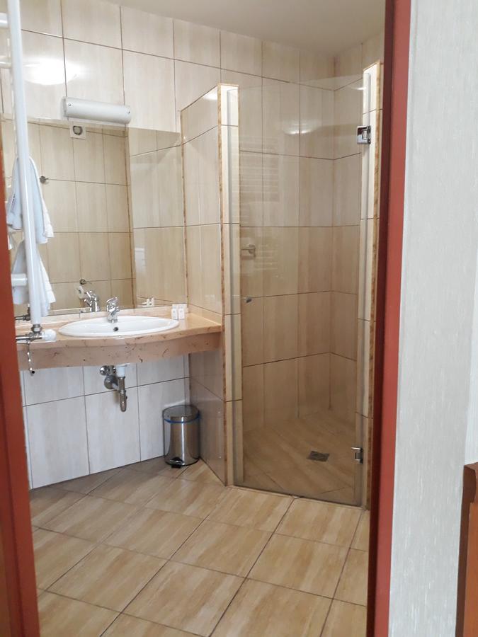 Hotel Imperium Pszczyna Ngoại thất bức ảnh