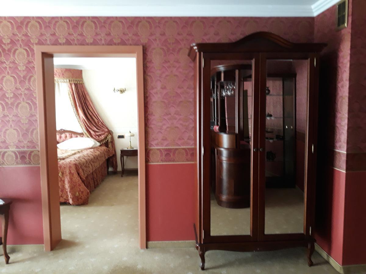Hotel Imperium Pszczyna Ngoại thất bức ảnh